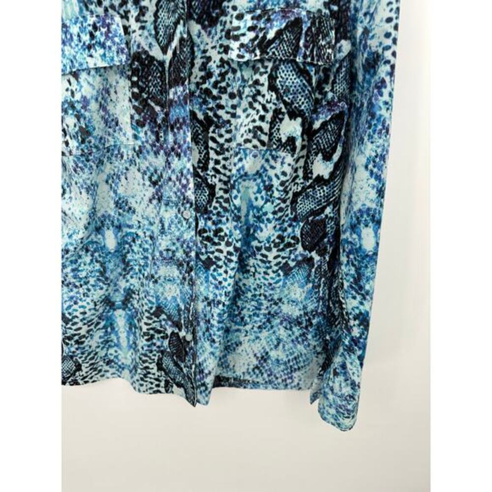 Jaclyn Smith Collection Top Women LARGE Blue Snakeskin Print Button Down - Picture 3 of 9